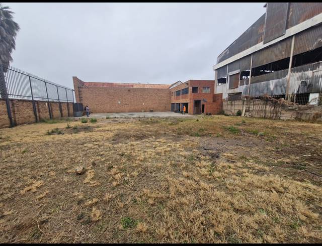 300M² WAREHOUSE TO LET IN BENROSE